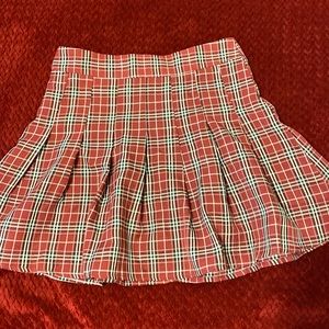 Red and white checkered mini pleated skirt